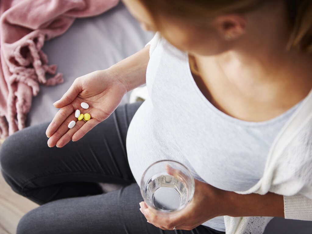 Neonatal Abstinence Syndrome Caused by Taking Opioids When Pregnant | Turning Point of Tampa
